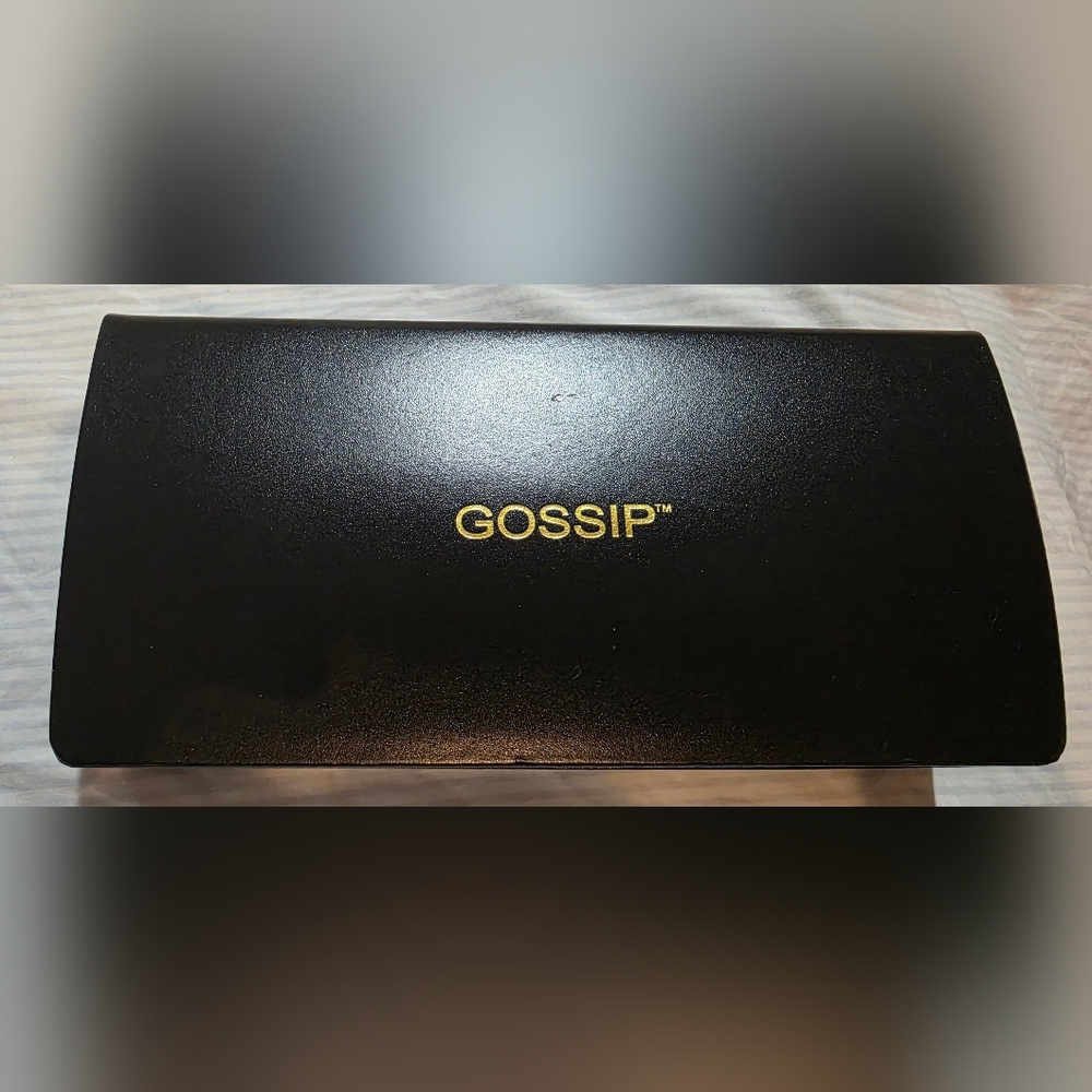 Gossip Women's Watch with Gold Case and Vibrant Strap Collection - Picture 3 of 4